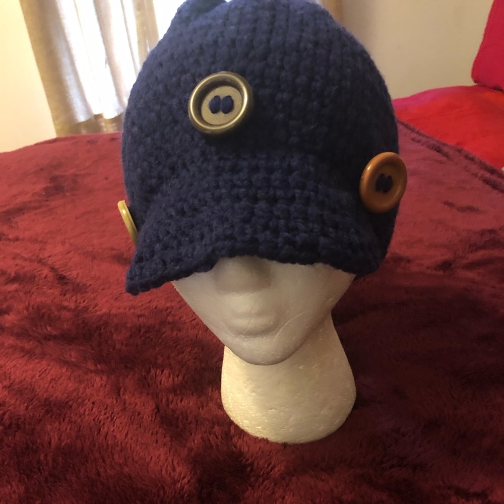 Crochet hat with brim